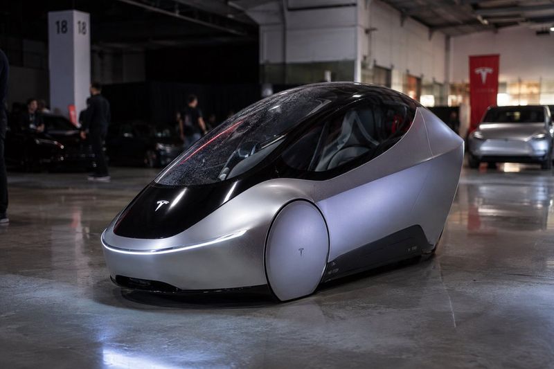 ✨ Tesla: Компактный автопилот будущего