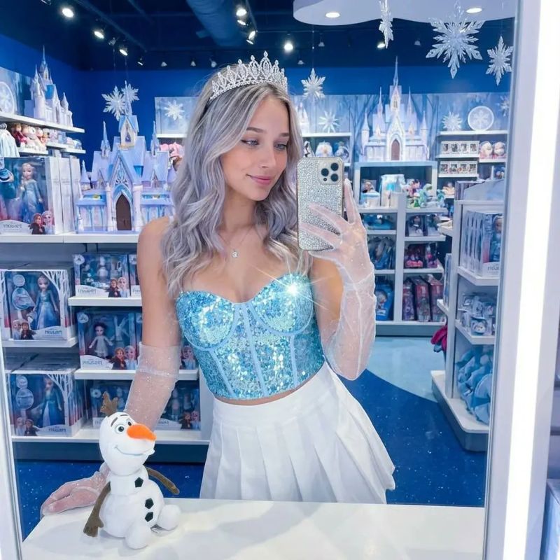 ✨ Зимняя магия Дисней: селфи королевы