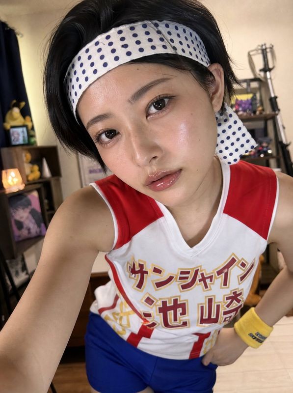 ✨ A 23-year-old Japanese woman